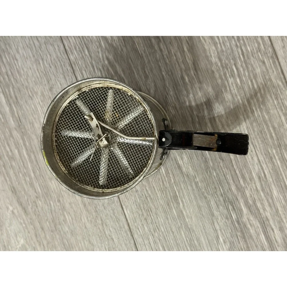 Vintage Small 1 Cup Flour Sifter With Squeeze Handle 3.75” Kitchen Gadget